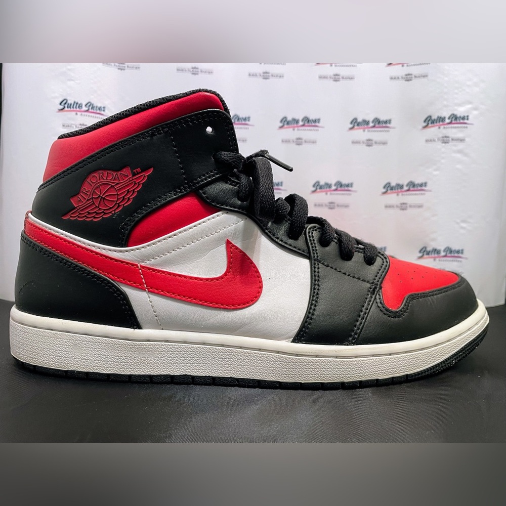 Air Jordan 1 Mid 'Bred Toe' Mens Size 11 Lightly Worn